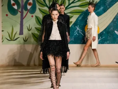 Christian Dior Alta Costura Primavera-Verano 2025: Elegancia Atemporal y Creatividad en Movimiento