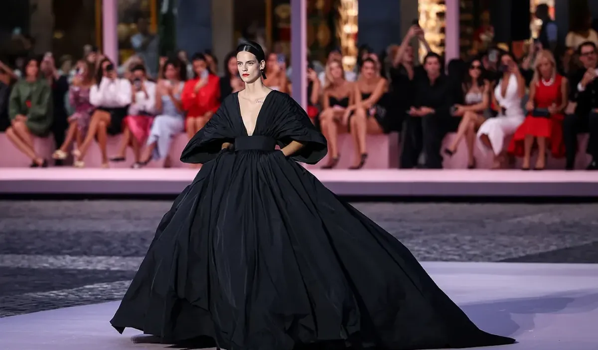 Carolina Herrera lleva la moda a la Plaza Mayor de Madrid
