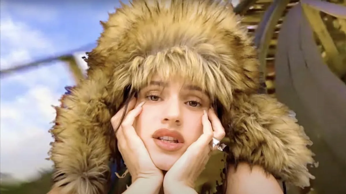 Rosalía deslumbró en La Mercè con el estreno de su nuevo tema “Omega”