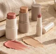 Stick products: el maquillaje en barra que transforma tu rutina en menos de 10 minutos