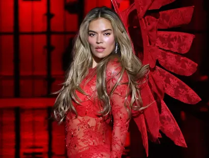 Karol G deslumbra en el Victoria’s Secret Fashion Show 2025 en Nueva York