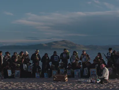 “Uyariy”: el nuevo documental de Javier Corcuera llega a los cines entre aplausos y denuncias de censura