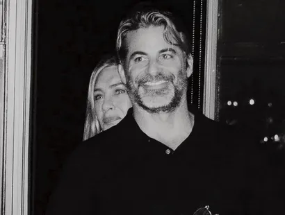 Jennifer Aniston confirma su romance con Jim Curtis con una tierna foto en redes sociales